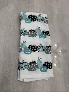 NWOT HomeGoods Fall Pumpkin Jack O’ Lantern Kitchen Dish Towel